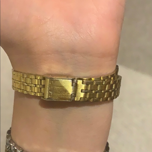 COPY - Casio gold watch - Picture 2 of 2